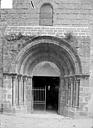 Chemilly : Eglise - Portail de la façade ouest