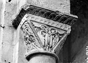 Souvigny : Abbaye (ancienne) * Eglise abbatiale - Chapiteau à motifs décoratifs