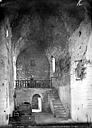 Boule-d'Amont : Abbaye de Serrabona - Eglise : Vue intérieure de la nef, vers l'entrée