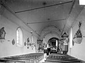 Ernes : Eglise Saint-Paterne - Vue intérieure de la nef, vers le chœur