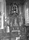 Flêtre : Eglise - Vitrail derrière l'autel : saint Nicolas