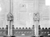 Tour-en-Bessin : Eglise - Bas-reliefs du calendrier : septembre, octobre