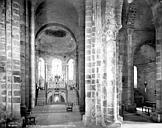 Saint-Désiré : Eglise - Vue intérieure de la nef, vers le choeur