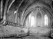 Saint-Martin-de-Boscherville : Abbaye Saint-Georges-de-Boscherville (ancienne) - Salle synodale : vue intérieure