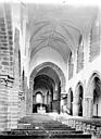 Saint-Gildas-des-Bois : Abbaye des Mauristes* église - Vue intérieure de la nef, vers le choeur