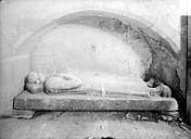Mesnil-Mauger (le) : Eglise de Sainte-Marie-aux-Anglais (ancienne) - Statue funéraire sous enfeu