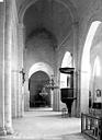 Saint-Privat-des-Prés : Eglise - Vue intérieure de la nef, vers le choeur