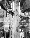 Tours : Cathédrale Saint-Gatien - Couronnement d'un clocher : corniches, pinacles, gargouilles