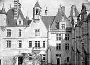 Rigny-Ussé : Château d'Ussé - Façade sud sur la cour d'honneur