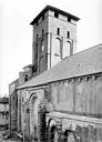 Varen : Eglise Saint-Pierre, Saint-Serge - Façade nord en perspective et clocher