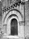 Vernou-sur-Brenne : Eglise - Portail de la façade ouest