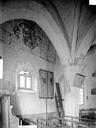 Auvillars-sur-Saône : Eglise - Vue intérieure de la basse nef et dessous du clocher