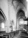Nuits-Saint-Georges : Eglise Saint-Symphorien - Vue intérieure de la nef, vers le nord-est