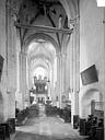 Nuits-Saint-Georges : Eglise Saint-Symphorien - Vue intérieure de la nef, vers l'entrée