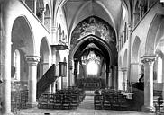Champigny-sur-Marne : Eglise Saint-Saturnin - Vue intérieure de la nef vers le choeur