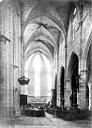 Clermont-l'Hérault : Eglise Saint-Paul - Vue intérieure de la nef vers le choeur