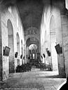 Ebreuil : Eglise Saint-Léger - Vue intérieure de la nef vers le choeur