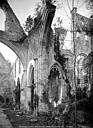 Jumièges : Abbaye (ancienne) - Eglise Saint-Pierre. Vue intérieure de la nef : Chapelles latérales