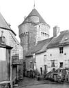 Arnay-le-Duc : Tour de la Motte-Forte - Vue prise de la place