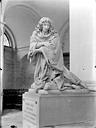 Dijon : Hospice Sainte-Anne (ancien) - Chapelle Sainte-Anne : Monument et statue funéraire de Georges Joly