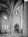 Aignay-le-Duc : Eglise - Vue intérieure du transept nord prise du transept sud