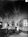 Autricourt : Eglise - Vue intérieure du choeur et de la nef, vers le nord-ouest