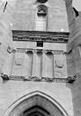 Vincennes : Château - Donjon. Entrée est ou châtelet : Partie supérieure de la façade entre les deux tours