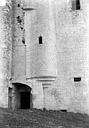 Angles : Donjon de Moricq - Façade ouest : Poterne et tour d'escalier