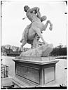Paris 01 : Jardin des Tuileries - Statue du centaure Nessus enlevant Déjanire