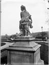 Paris 01 : Jardin des Tuileries - Statue de la Nymphe de la chasse, nymphe au carquois