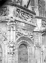 Caen : Eglise Saint-Pierre - Abside : Frise et partie supérieure d'une fenêtre