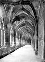 Verdun : Cathédrale Notre-Dame-de-l'Assomption - Cloître : vue intérieure de la galerie sud