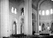 Preuilly-sur-Claise : Eglise * Abbatiale Saint-Pierre (ancienne) - Vue intérieure du transept nord et du choeur