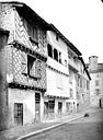 Saint-Lizier : Maison à pans de bois du 16e siècle dite maison Loubières - Façade sur rue