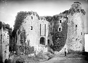 Tonquédec : Château de Tonquédec (ruines) - Châtelet d'entrée