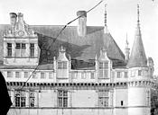 Azay-le-Rideau : Château - Corps de logis : Façade sud sur le parc (partie supérieure droite)