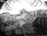 Dijon : Château fortifié (vestiges) - Château en cours de démolition
