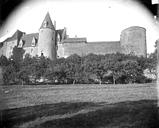 Châteauneuf : Château - Façade extérieure et enceinte