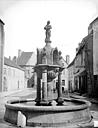Saulieu : Fontaine Saint-Andoche - Vue d'ensemble