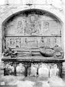 Saint-Thibault : Eglise - Tombeau sous enfeu avec gisant en pierre : Noble dame