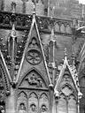 Paris 04 : Cathédrale Notre-Dame - Portail du transept sud, dit portail Saint-Etienne : Gables, côté droit