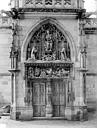 Amboise : Château - Chapelle Saint-Hubert : Portail de la façade d'entrée