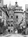 Loches : Hôtel de Ville et porte Picoys - Façade intra-muros