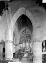 Marigny-le-Cahouët : Eglise - Vue intérieure de la nef vers le choeur