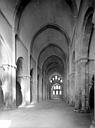 Marmagne : Abbaye de Fontenay * Eglise Abbatiale - Eglise : Vue intérieure de la nef vers le choeur
