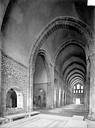 Marmagne : Abbaye de Fontenay * Eglise Abbatiale - Eglise : Vue intérieure de la nef vers le sud-ouest