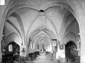 Saulieu : Eglise Saint-Saturnin - Vue intérieure de la nef vers le choeur
