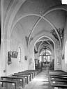 Vandenesse-en-Auxois : Eglise - Vue intérieure de la nef vers le choeur