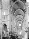 Beaune : Eglise Notre-Dame - Vue intérieure du choeur et de la nef vers l'ouest