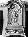 Dijon : Palais des Ducs et des Etats de Bourgogne (ancien) * Hôtel-de-Ville - Haut-relief : Louis XIV terrassant l'Hérésie